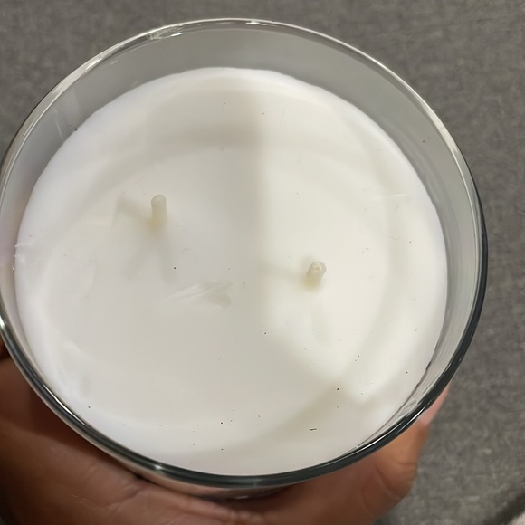 Yankee Candle Sparkling Snow 20 Oz - Picture 3 of 8